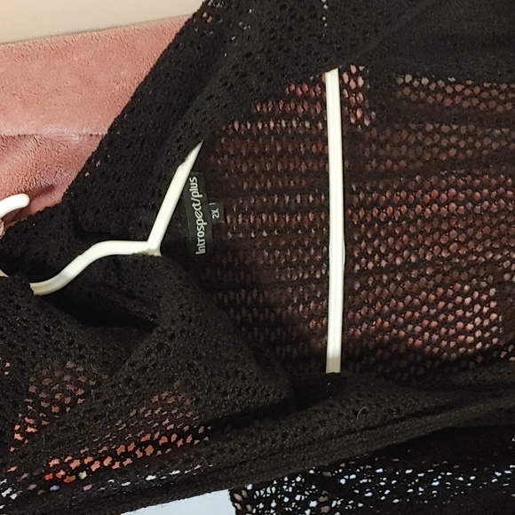 Sweater with hood - Picture 2 of 2